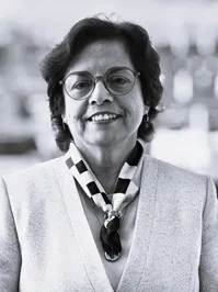 Aurora Williams - CUMBRE MINERA